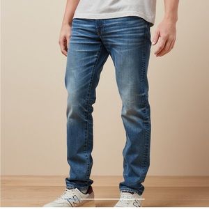 Lot of 2 Men’s AE Extreme Flex Slim Straight Jeans 32/34 and 34/34